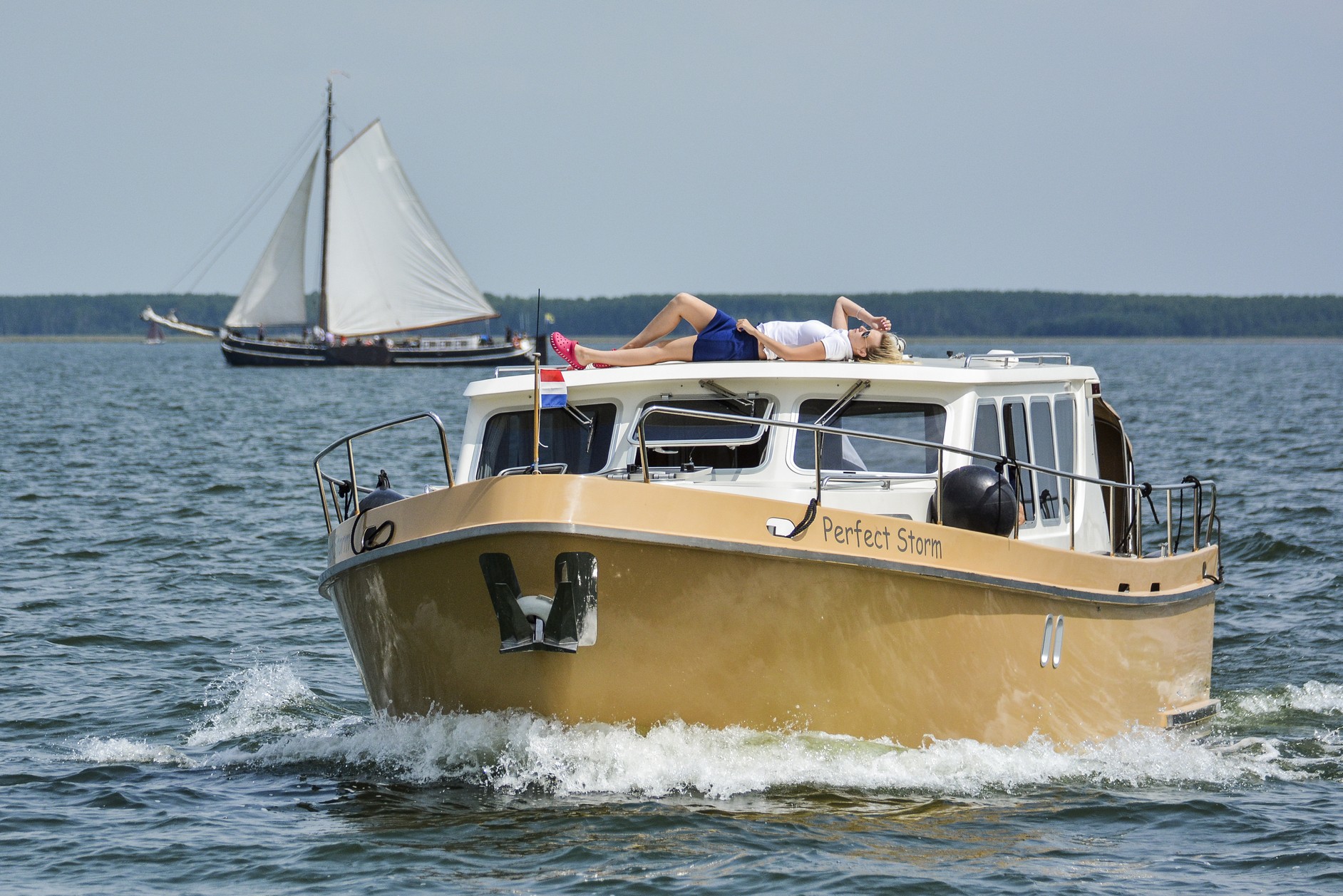 yachtcharter holland last minute